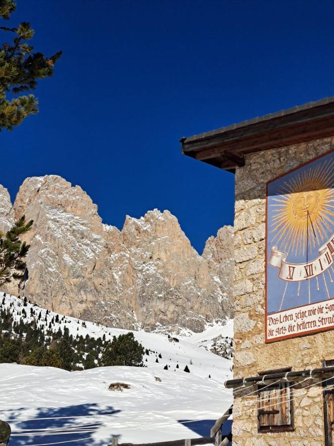 Residence Hotel Casa Metz Santa Cristina Val Gardena Exterior foto